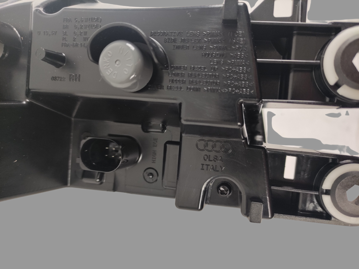 Audi fanale posteriore lato destro a7 oem 4k8­ 945­ 070­ b dal 2020