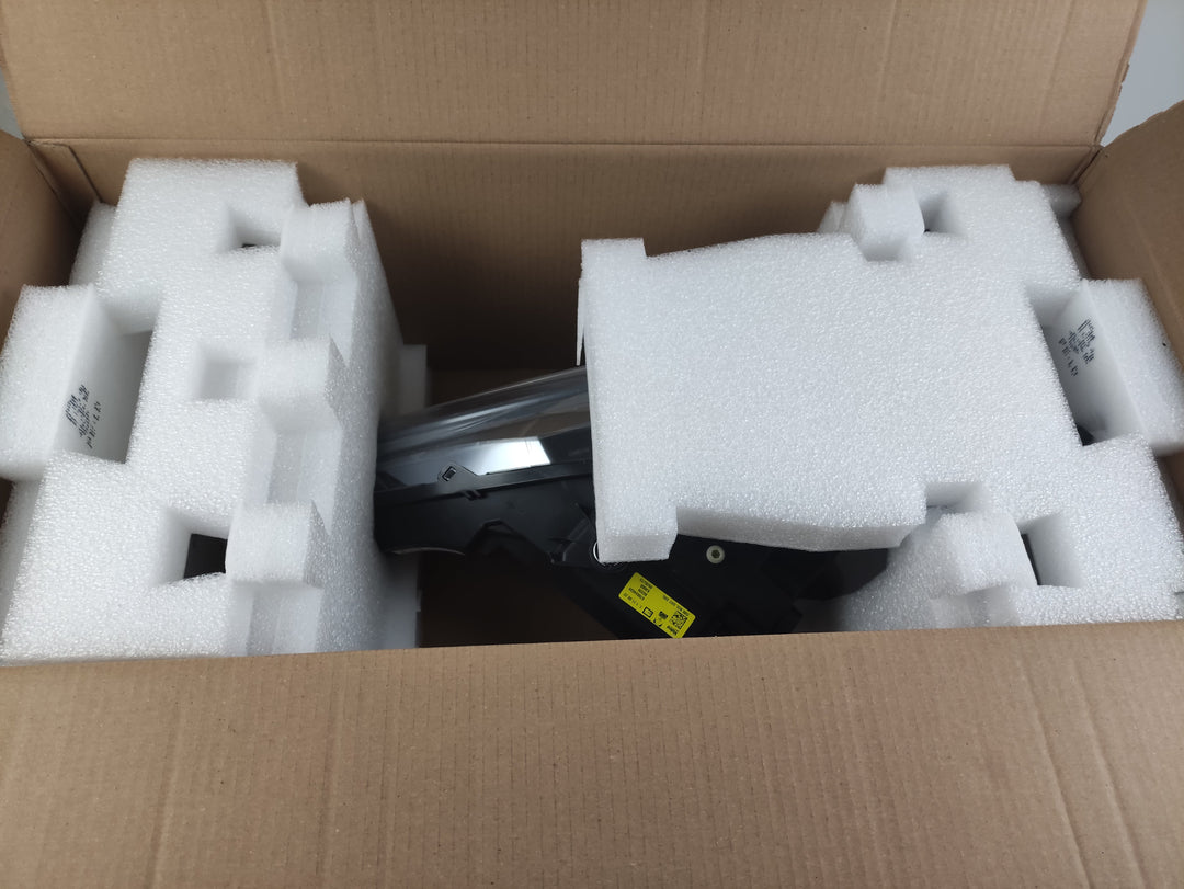 MASERATI Levante Faro Proiettore Anteriore Destro OEM 670034639