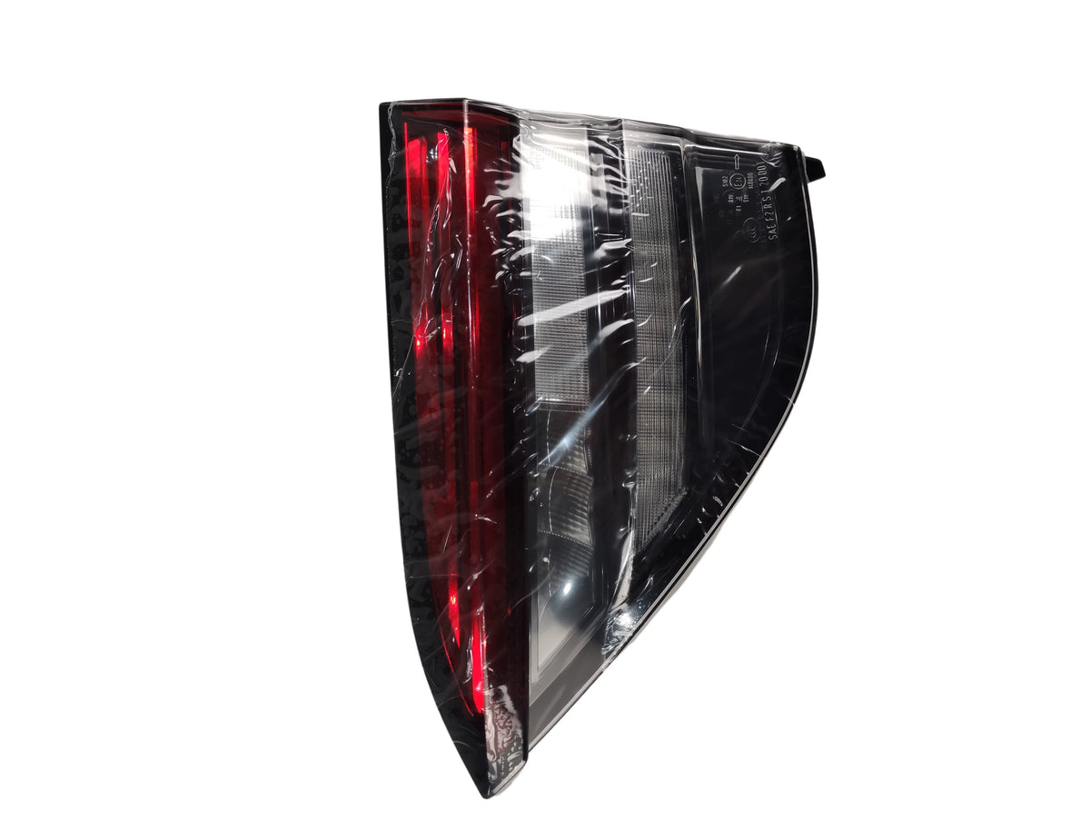 Maserati fanale posteriore interno destro levante oem 670155102
