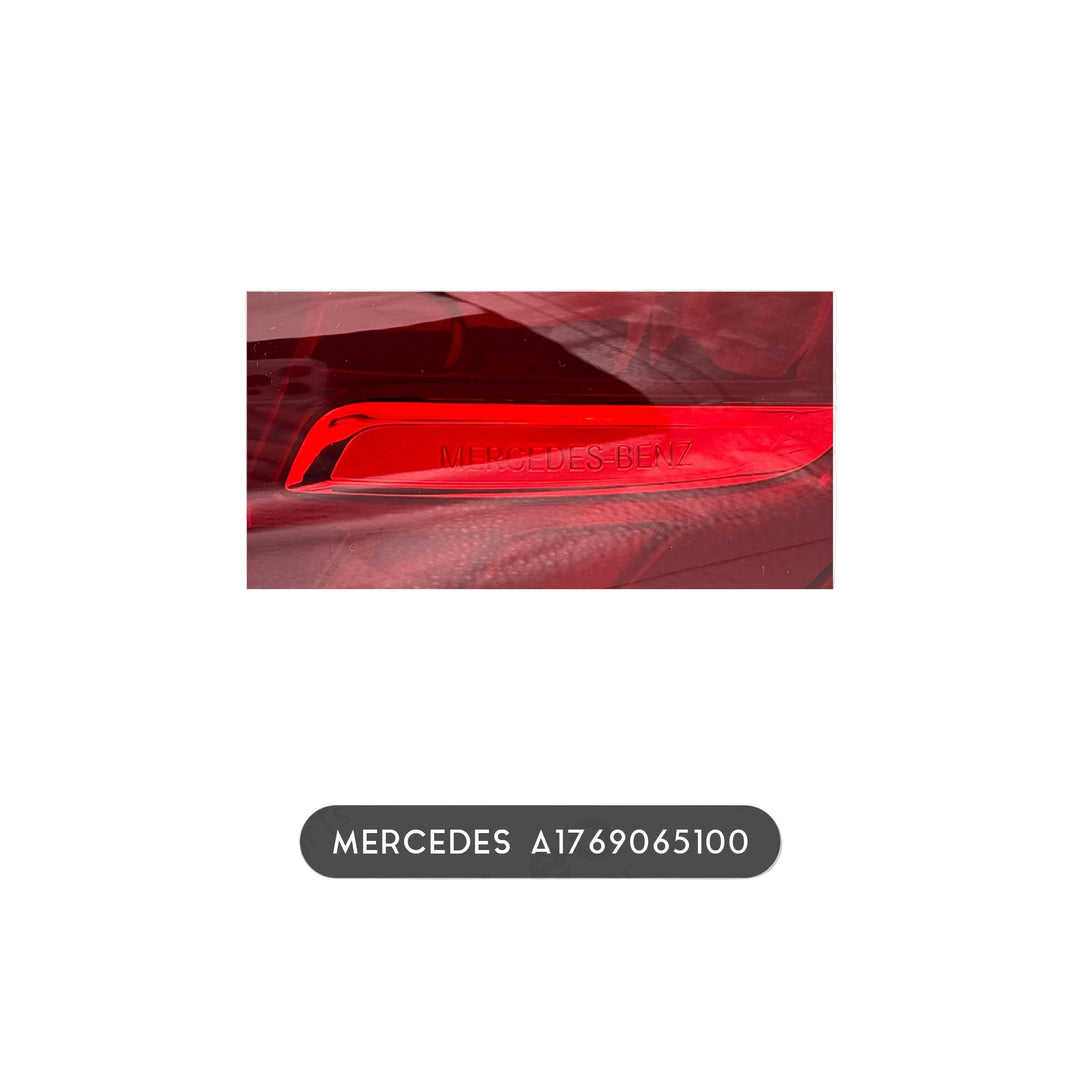 Mercedes Fanale Posteriore Full LED Lato Destro Classe A OEM A1769065100 dal 2015