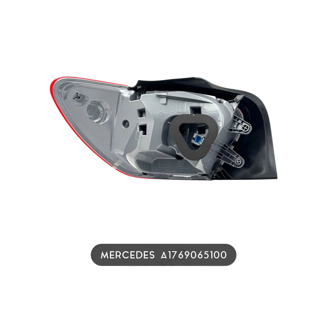 Mercedes Fanale Posteriore Full LED Lato Destro Classe A OEM A1769065100 dal 2015