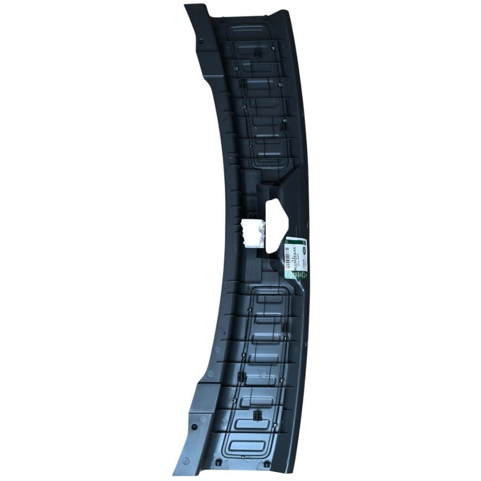 Battitacco bagagliaio lunare Land Rover OEM VPLCS0353LAA, componente resistente con finitura lucida e dettagli eleganti.