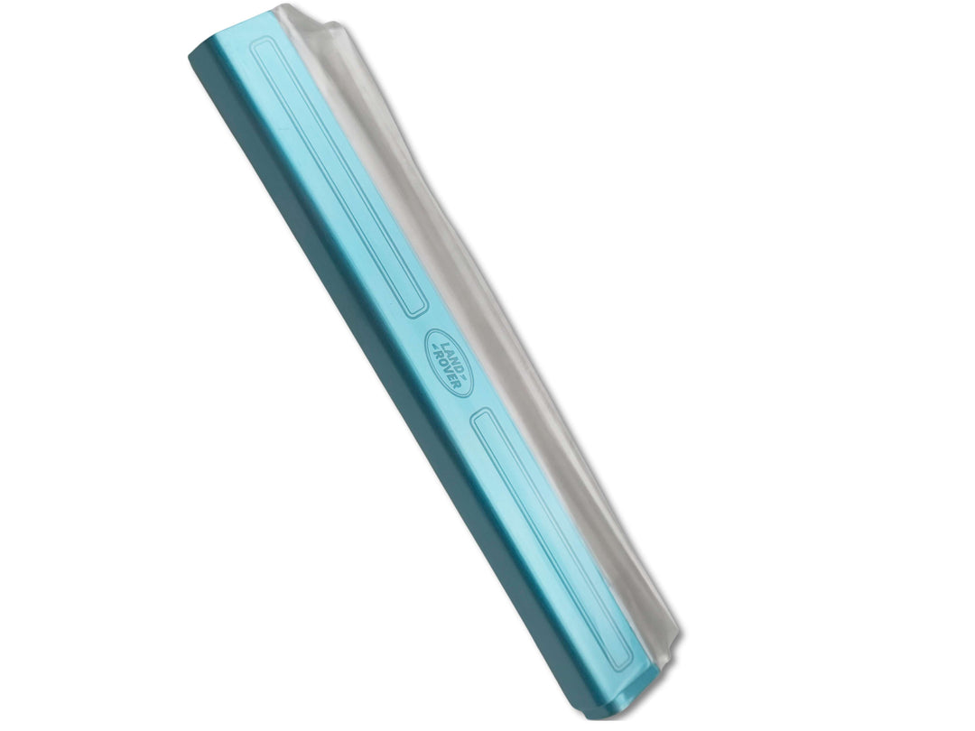Battitacco esterno portiera Land Rover OEM VPLRS0368, componente originale per protezione porta, resistente e di alta qualità.