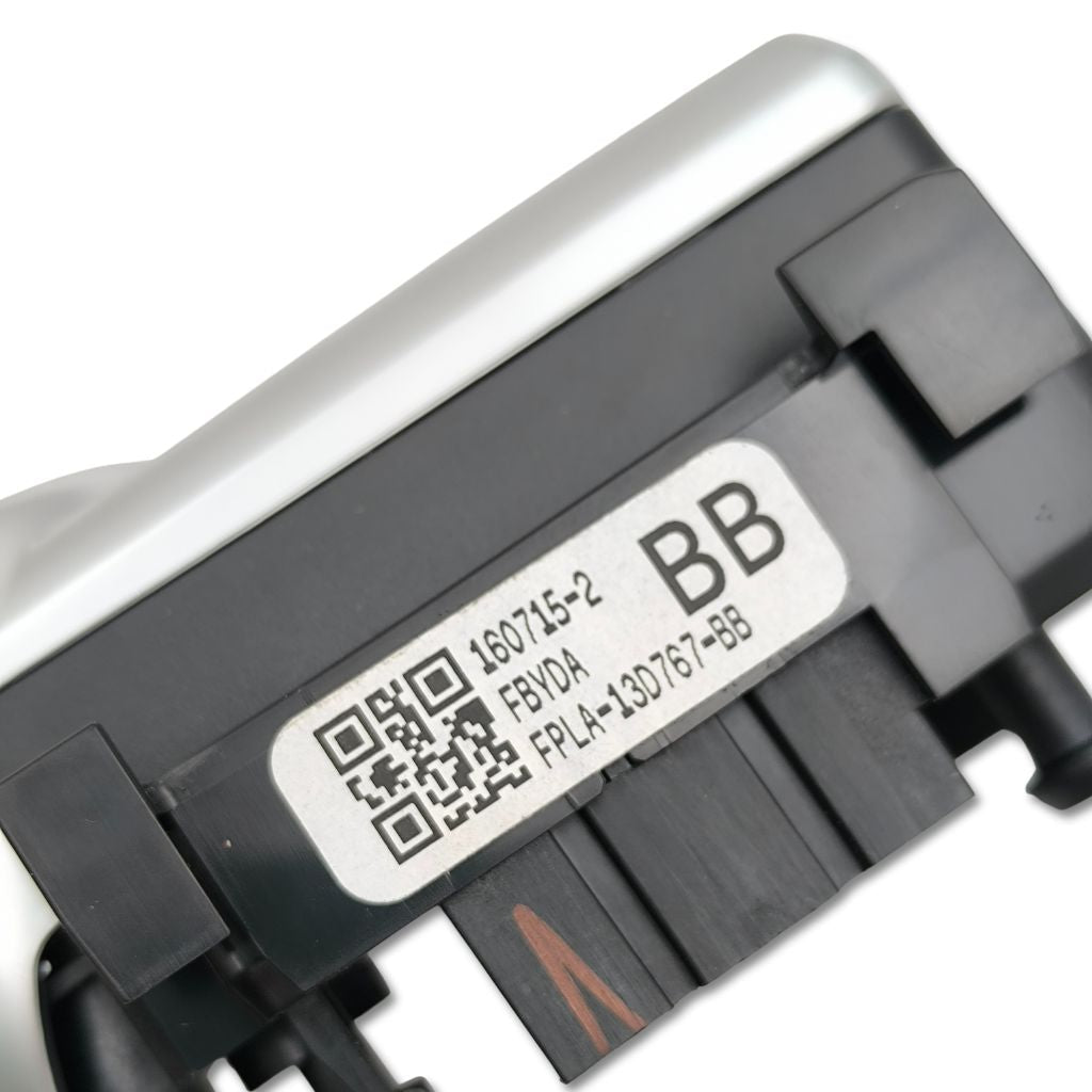 Comando cruise control volante Land Rover OEM LR087480, componente originale per veicolo Land Rover, mostra i pulsanti sul volante
