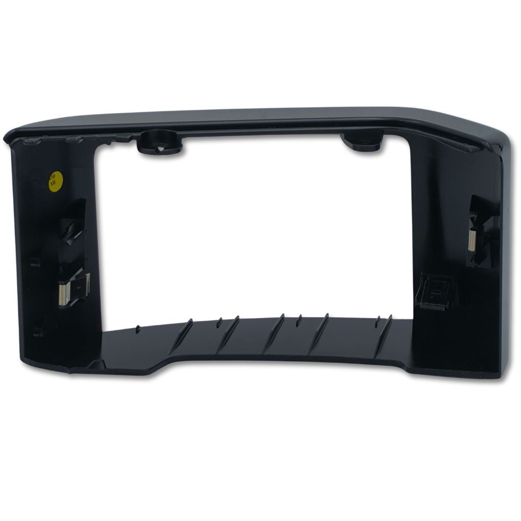 Componenti Land Rover, cornice e bocchetta di aerazione OEM LR081231, vista retro con dettagli della parte superiore del veicolo.