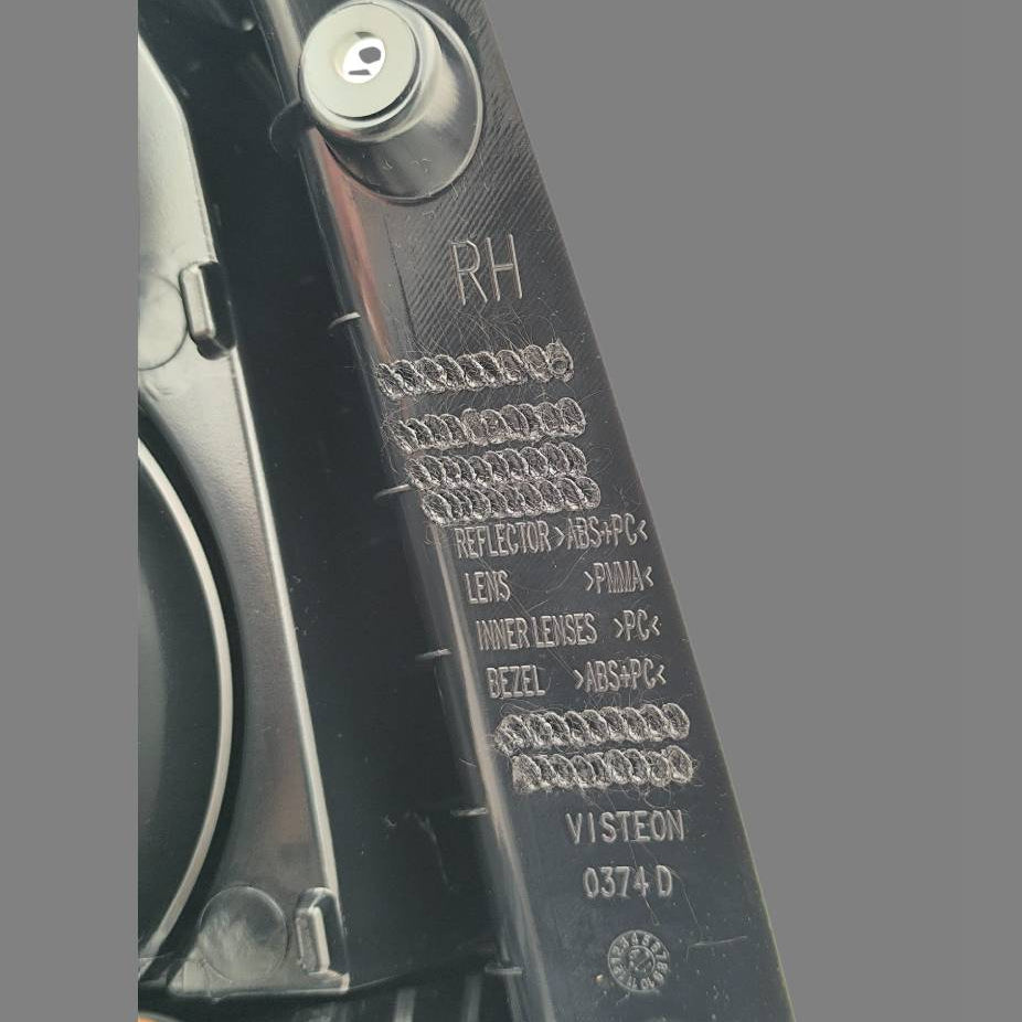 Fanale posteriore destro originale land rover freelander 2012 con indicatore, componente di ricambio oem lr023968