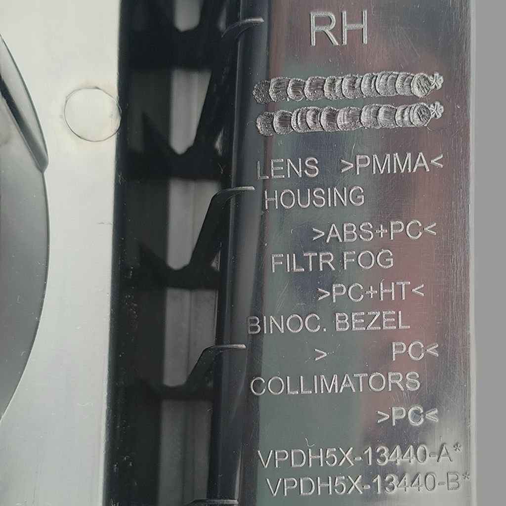 Fanale posteriore destro originale land rover lr039796, componente di ricambio oem, visibile in dettaglio
