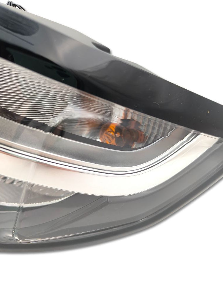 Fanale posteriore stop e freccia land rover oem lr135570, componente originale con luci chiare e design robusto