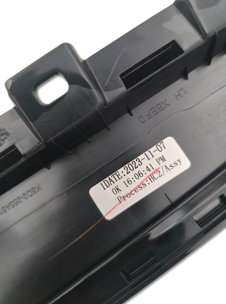 Finitura montante c sinistro esterno per land rover evoque oem lr114200, componente originale in dettaglio
