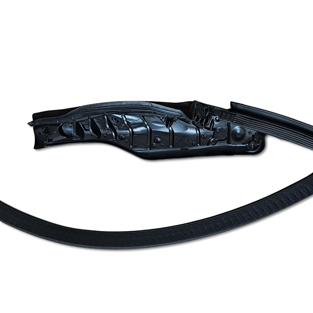 Guarnizione porta anteriore e posteriore land rover lr113628, componente originale, visibile sulla porta del veicolo