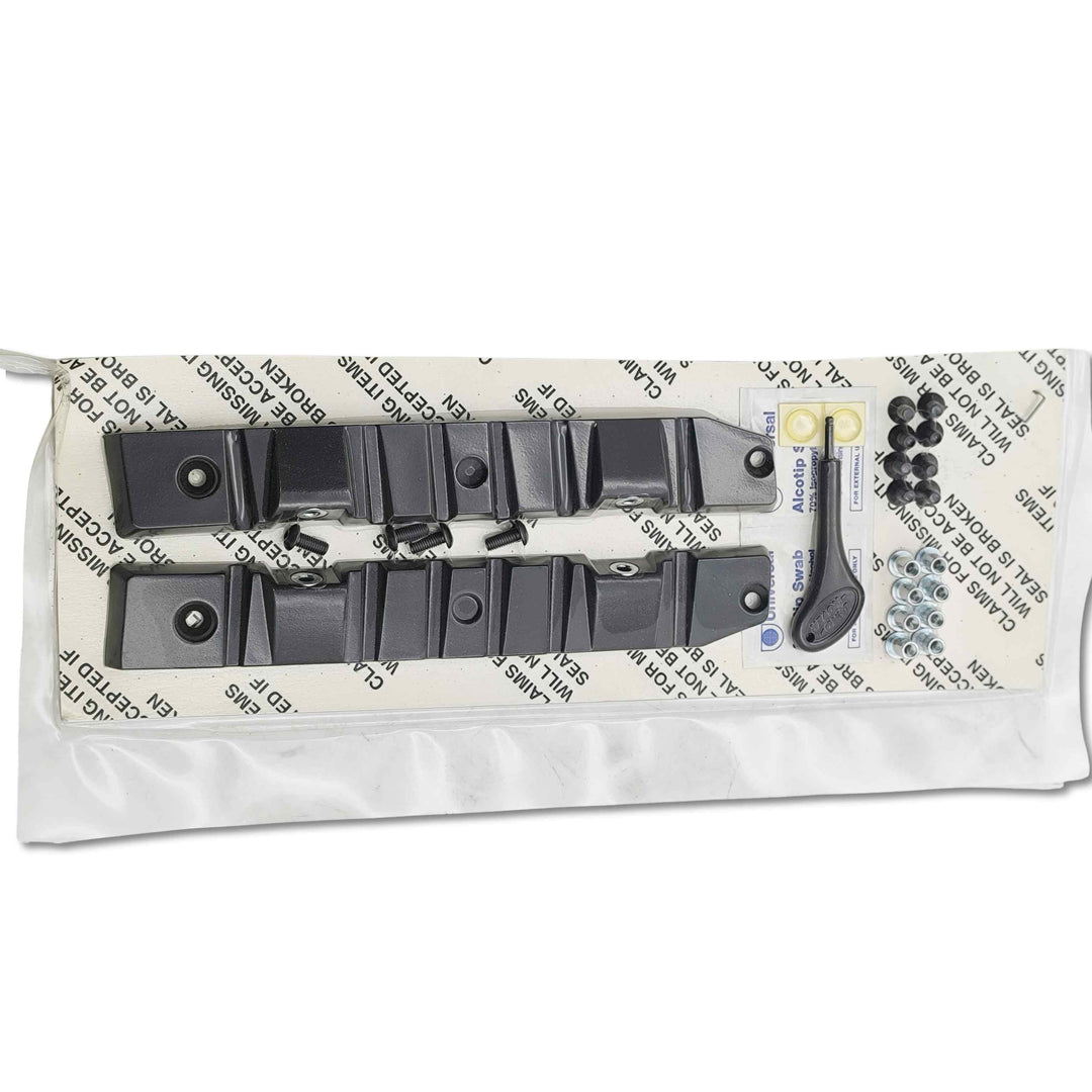 Kit protezioni fari anteriori Land Rover OEM VUB502610, componente robusto e resistente per veicoli Land Rover.