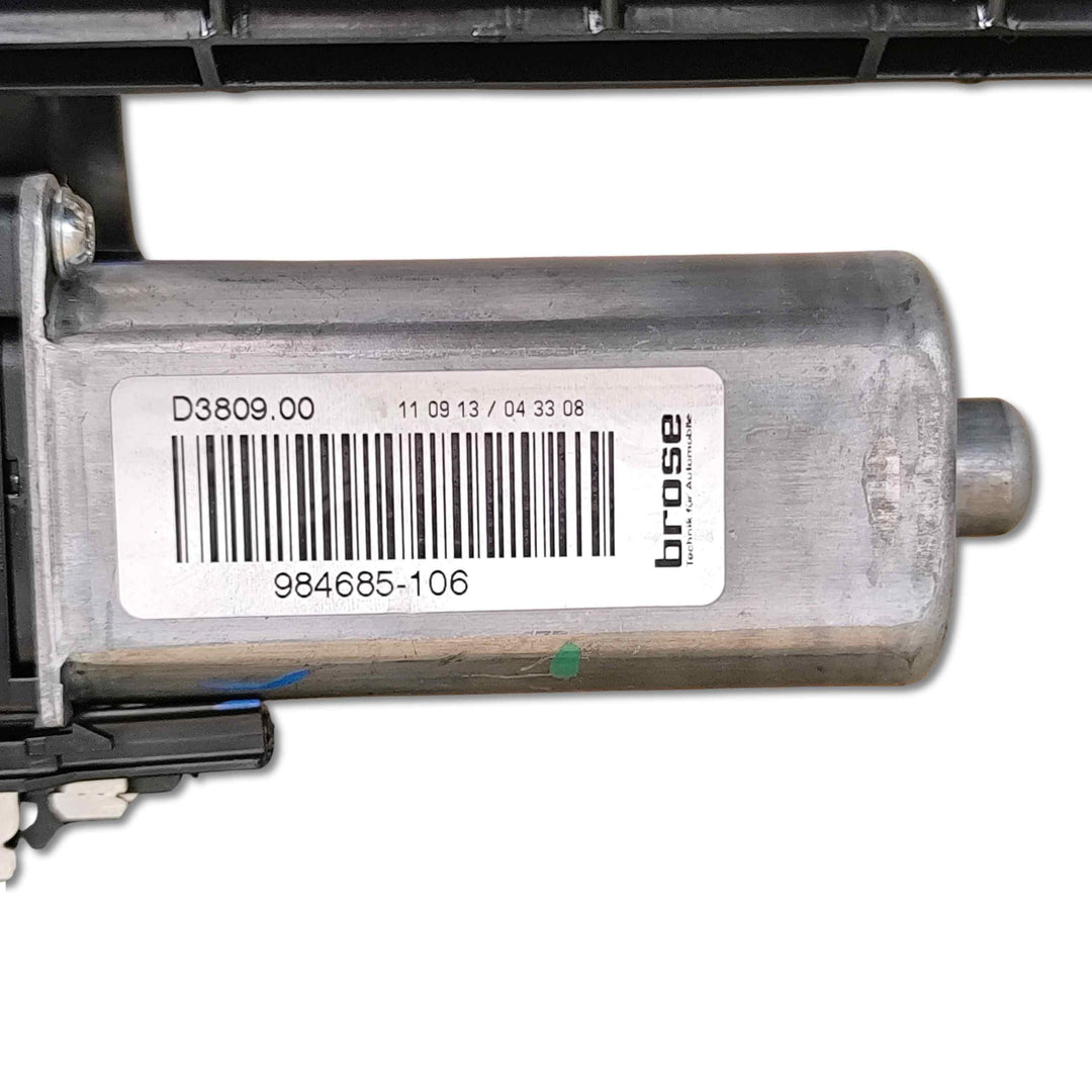 Telaio guida inferiore del sedile anteriore Land Rover, componente OEM LR032934, parte del sistema di supporto e fissaggio.