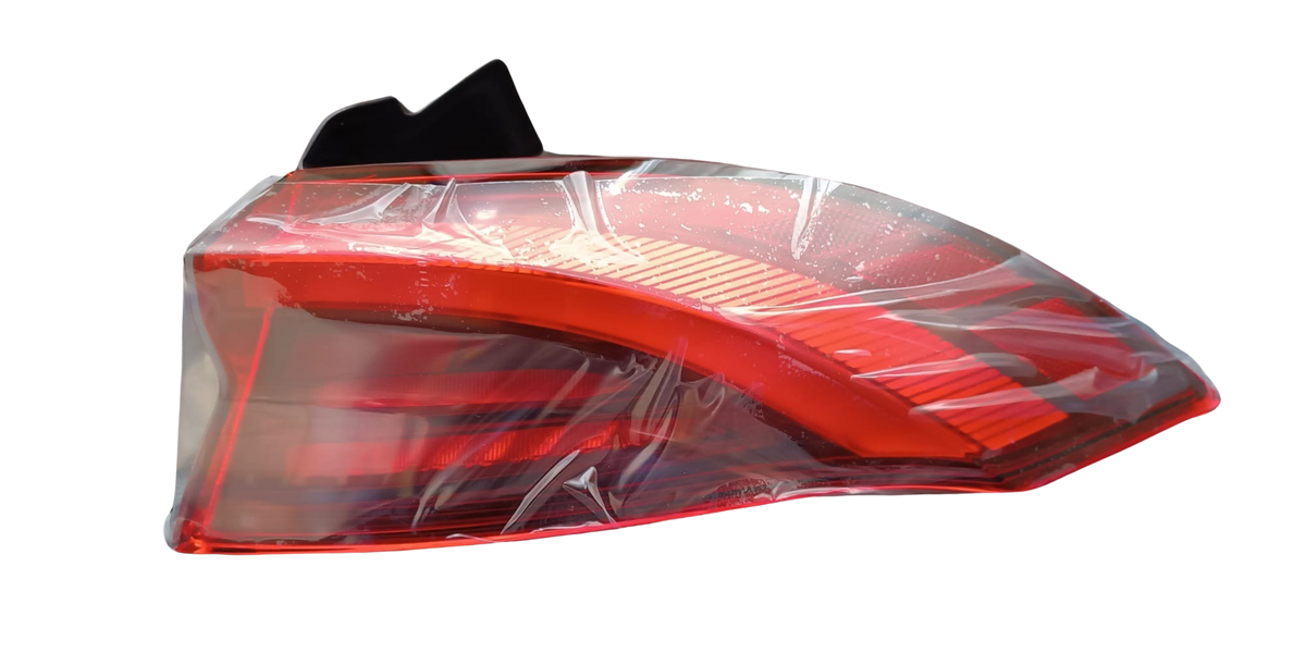Maserati fanale posteriore esterno destro grecale oem 670157329 dal 2022