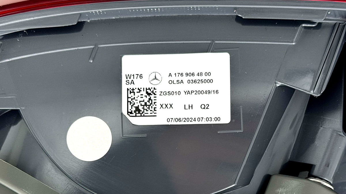 Mercedes fanale posteriore lato sinistro classe a oem a1769064800 dal 2015