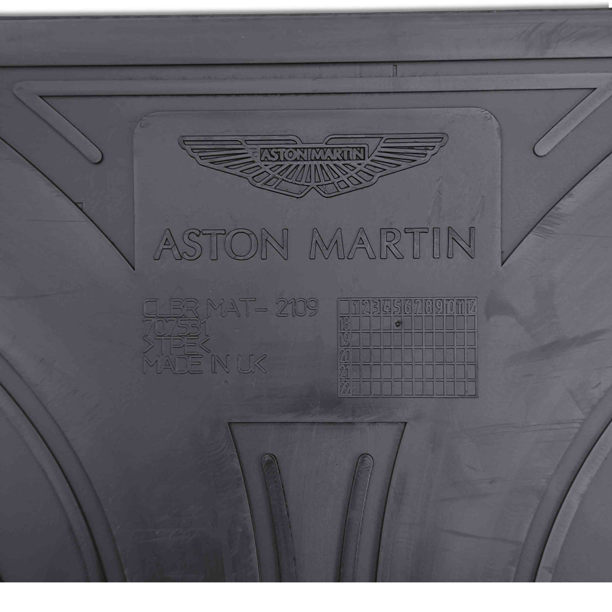 Aston martin  707531